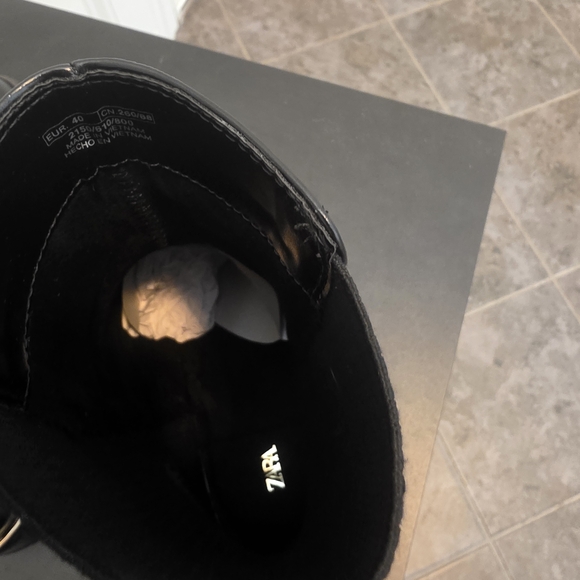 Zara Sleek Black Ankle Booties - Picture 10 of 15